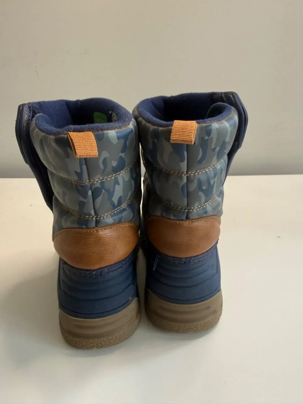 Oshkosh Bgosh Kids Camouflage Blue & Tan Winter Boots Size 10M Durable Waterproo